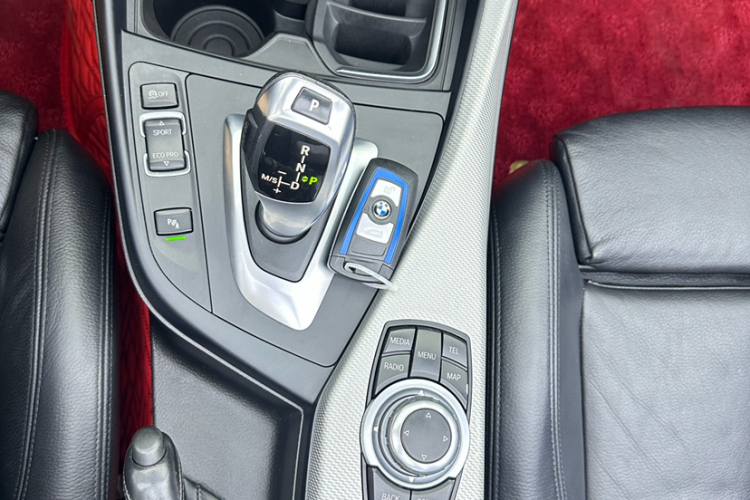 宝马2系(进口) 2015款 220i 敞篷轿跑车 M运动型中控内饰7007