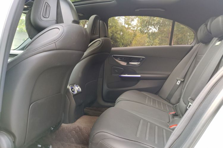 奔驰C级 2023款 改款 C 260 L 运动版中控内饰7007