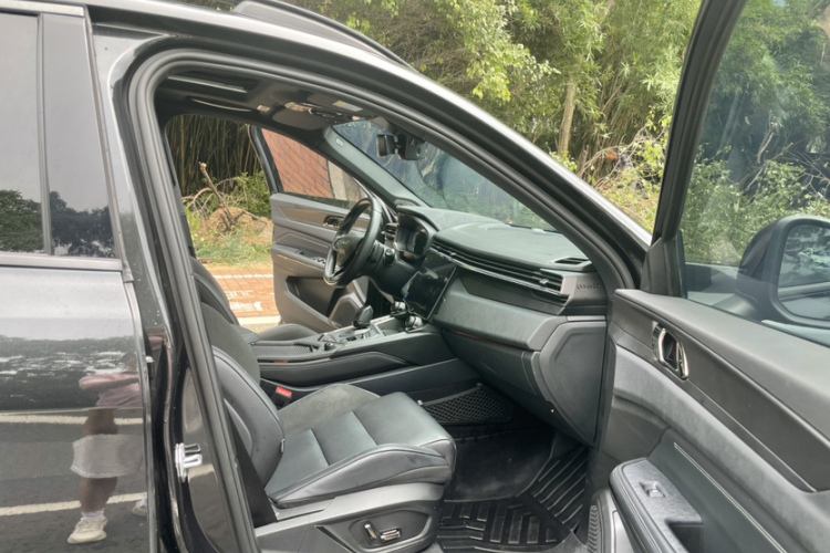 领克01 2021款 2.0TD 四驱暗夜版中控内饰7004