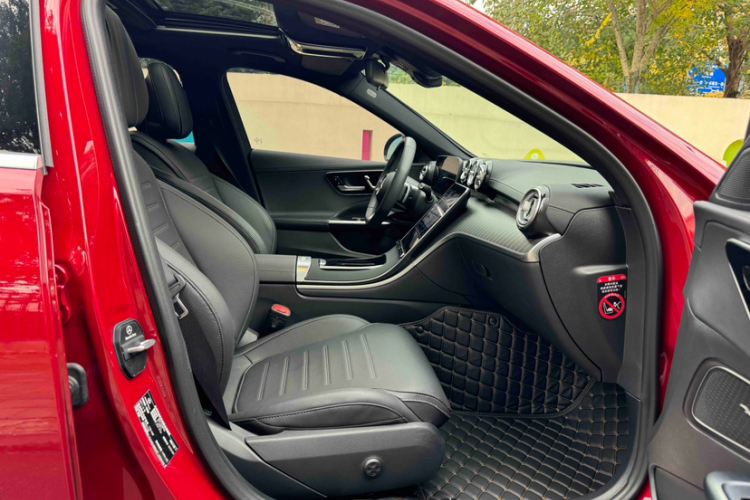 奔驰C级 2023款 改款 C 200 L 运动版中控内饰7007