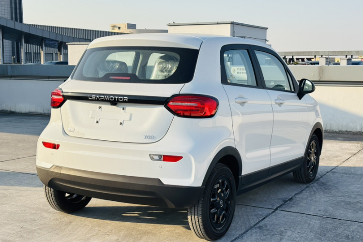 零跑汽车 零跑T03 2025款 310舒享版车身外观6009