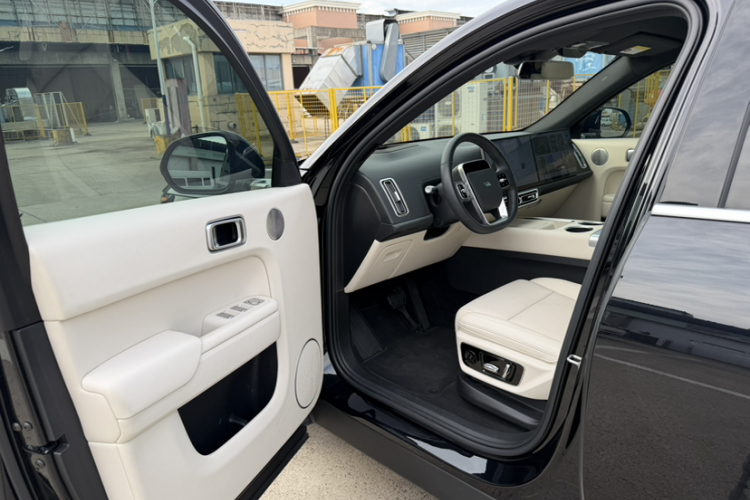 理想汽车 理想L7 2023款 Max中控内饰7003