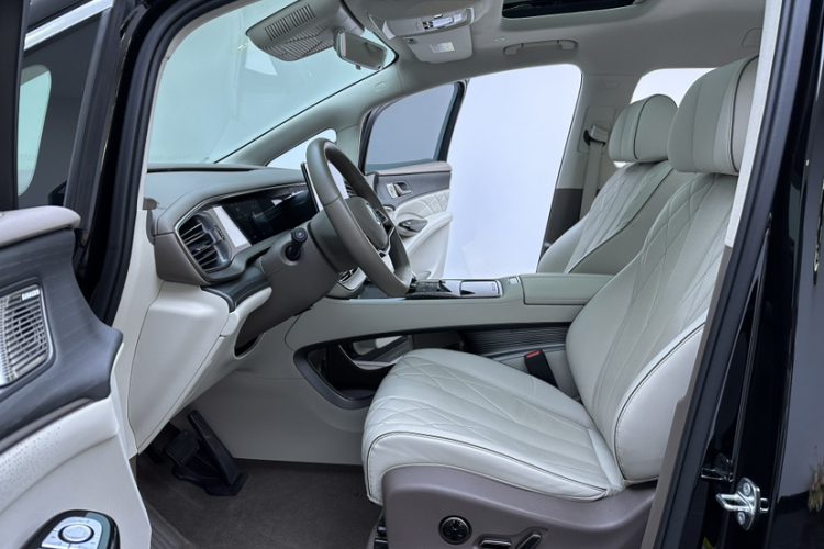 腾势D9 2022款 DM-i 970 四驱尊荣型中控内饰7002