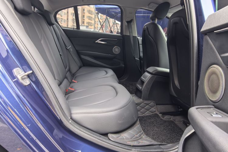 宝马1系 2021款 改款 120i M运动版中控内饰7013