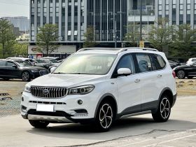 SWM斯威汽车 SWM斯威X7 2017款 1.5T 自动智享型 7座