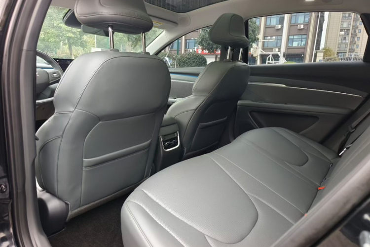 小鹏MONA M03 2025款 502 长续航 Max中控内饰7003