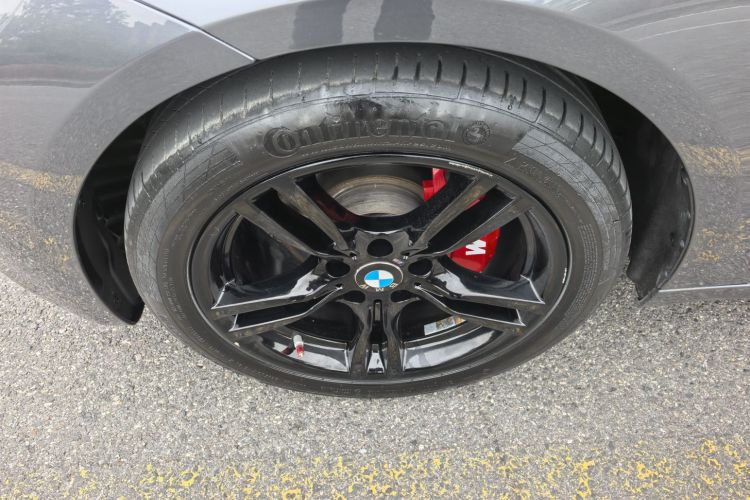 宝马3系GT 2019款 320i M运动套装车身外观6009