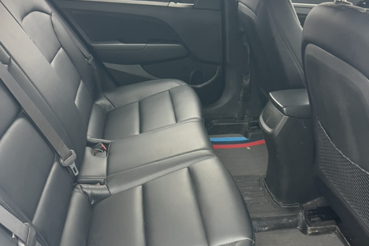 现代 领动 2019款 1.5L 手动智炫·活力型中控内饰7003