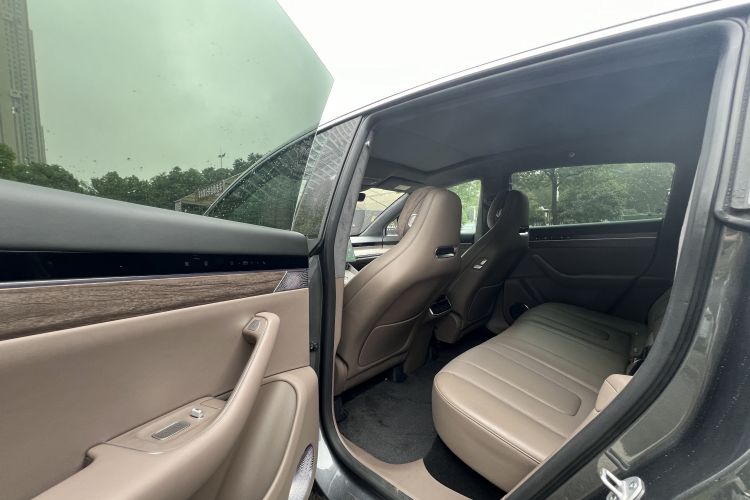 鸿蒙智行 智界R7 2025款 增程 251km Max中控内饰7007