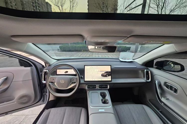 零跑汽车 零跑B01 2025款 650激光雷达版中控内饰7004