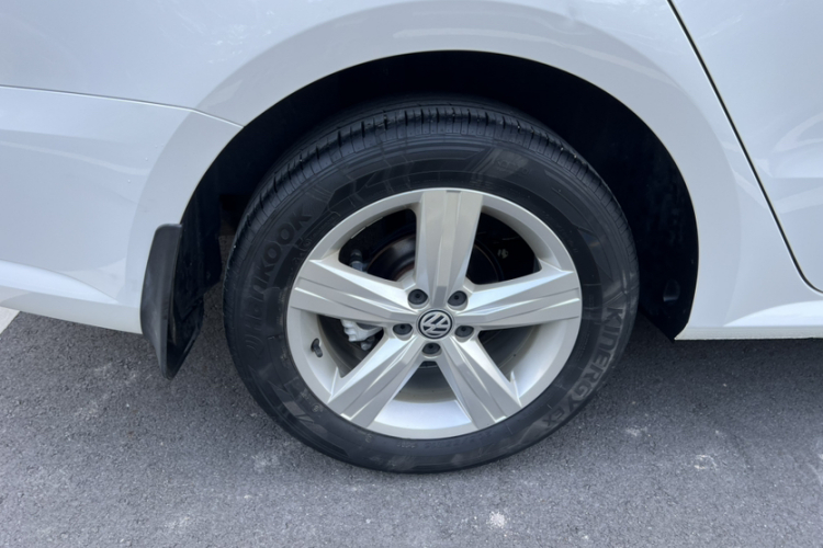 大众 朗逸 2017款 1.6L 自动风尚版车身外观6002