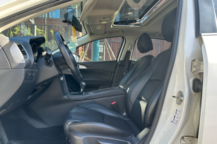 马自达3 昂克赛拉 2017款 两厢 1.5L 自动豪华型 国V中控内饰7007