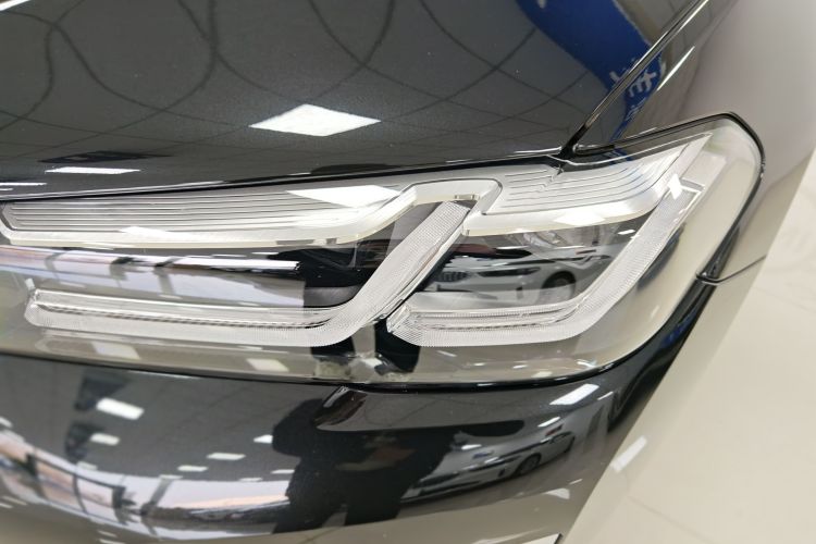 宝马5系 2022款 改款二 525Li 豪华套装车身外观6004