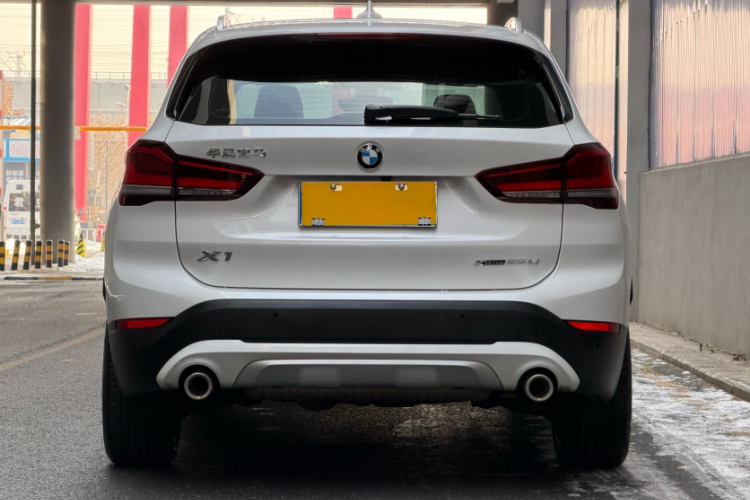 宝马X1 2022款 改款 xDrive25Li 尊享型车身外观6005