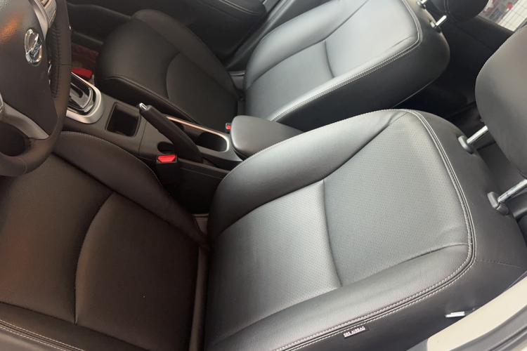 日产 骐达TIIDA 2021款 1.6L CVT智行版中控内饰7010