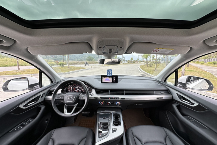 奥迪Q7 2016款 40 TFSI 舒适型中控内饰7003