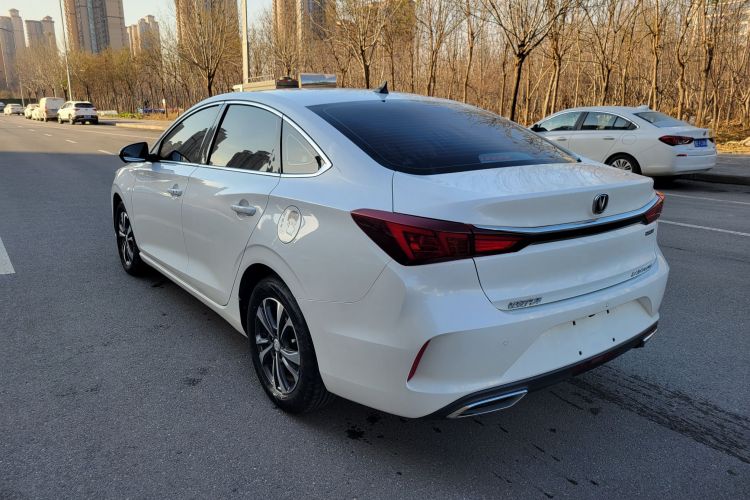长安 逸动 2021款 PLUS 蓝鲸NE 1.4T GDI DCT尊贵型车身外观6007