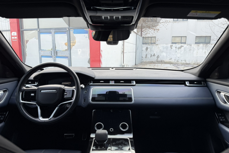 路虎 揽胜星脉 2022款 250PS 熠金珍藏版中控内饰7004