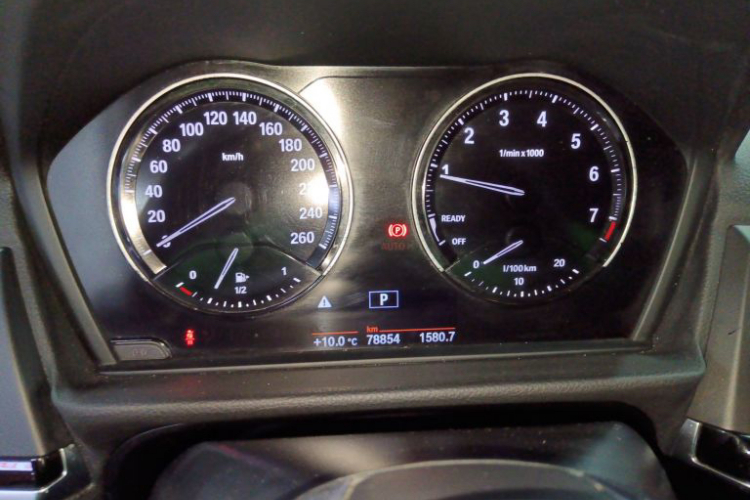 宝马1系 2017款 118i 运动型中控内饰15