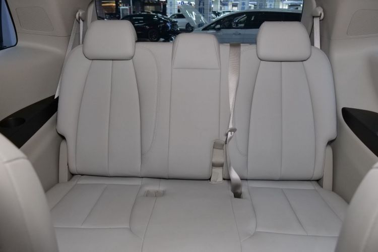 别克GL8 2023款 陆上公务舱 智享型中控内饰7009