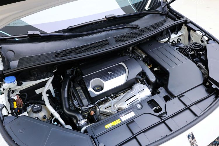 DS 7 2018款 45THP 歌剧院版局部细节24