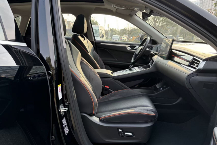 魏牌 玛奇朵DHT-PHEV 2021款 1.5L 大师版局部细节41