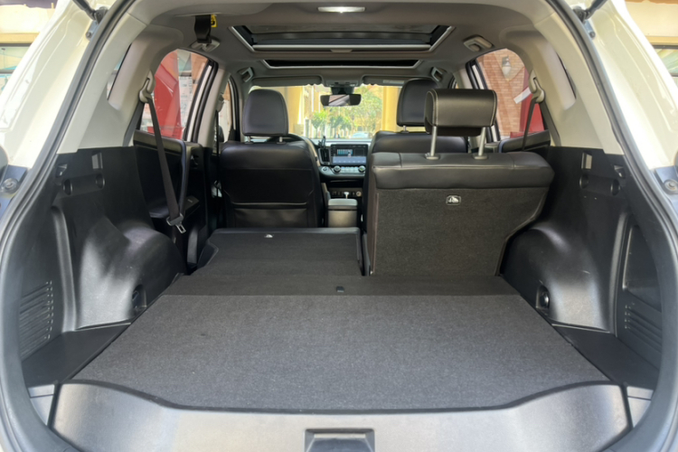 丰田 RAV4荣放 2018款 2.5L 自动四驱精英i版车身外观6008