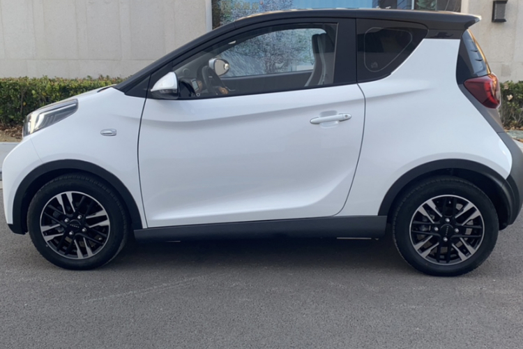 奇瑞新能源 小蚂蚁 2022款 甜粉款 半糖版 磷酸铁锂 30kW 301km车身外观6002