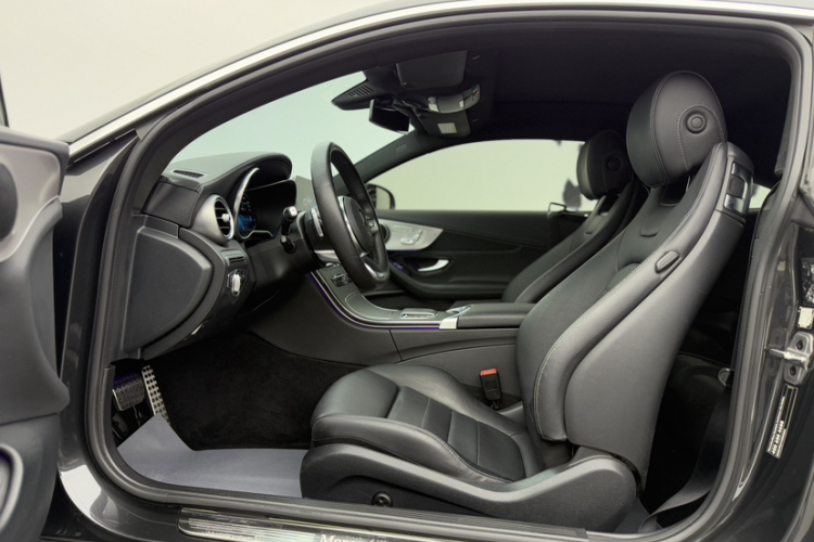 奔驰C级(进口) 2021款 C 260 轿跑车中控内饰7001