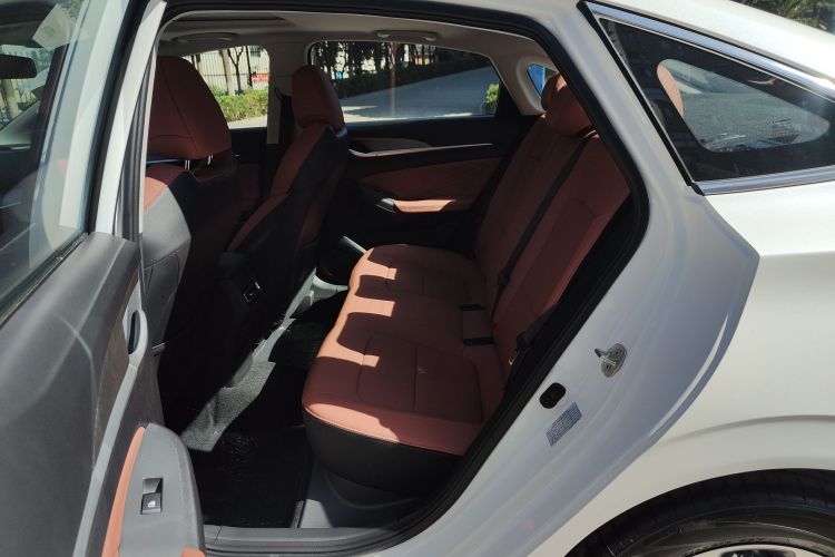 长安 逸动 2025款 PLUS 1.4T 双离合高能版中控内饰7002