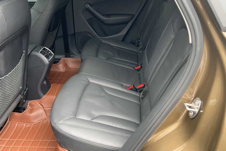 奥迪Q3 2016款 35 TFSI 典藏版 舒享型中控内饰7005