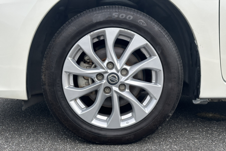 日产 轩逸 2022款 经典 1.6XE CVT舒适版车身外观6006