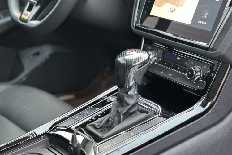 大众 辉昂 2018款 改款 380TSI 两驱商务版中控内饰7002