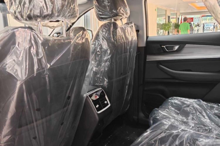 奇瑞 瑞虎8 PLUS 2023款 290TGDI DCT新享版中控内饰7004