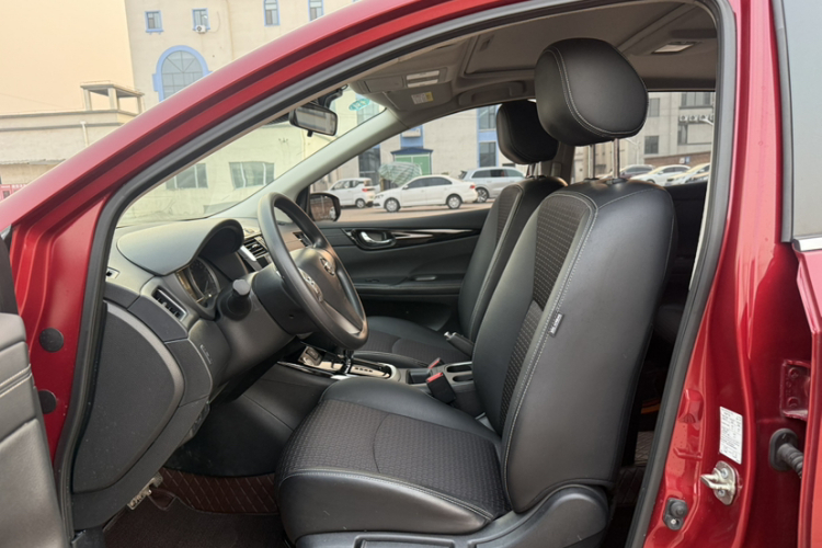 日产 骐达TIIDA 2016款 1.6L CVT智行版中控内饰7002