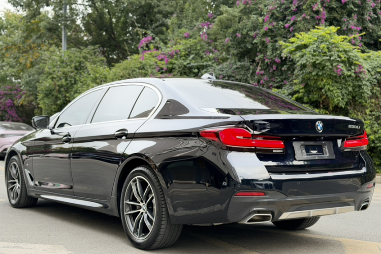 宝马5系 2022款 改款 525Li M运动套装车身外观6003