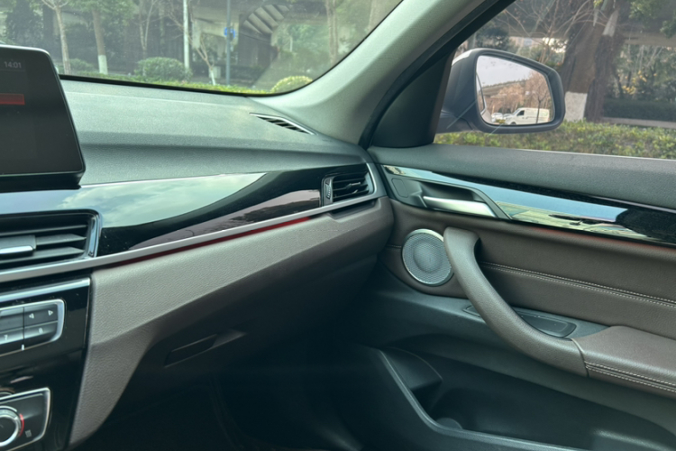 宝马X1 2021款 sDrive20Li 时尚型中控内饰7004