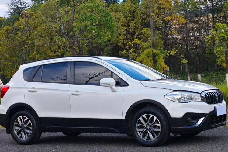 铃木 骁途 2017款 1.6L 手动两驱都市时尚型车身外观6005