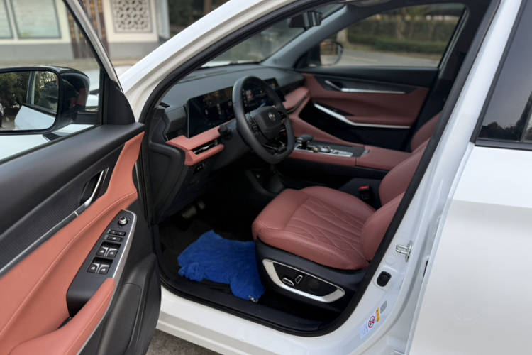 长安CS75 PLUS 2024款 第三代 冠军版 1.5T 智驾劲航型中控内饰7001