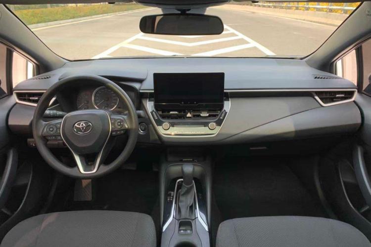 丰田 雷凌 2024款 185T CVT豪华版中控内饰7002