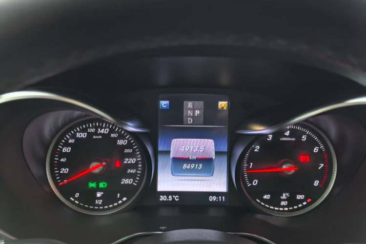 奔驰GLC 2018款 GLC 260 4MATIC 动感型中控内饰15