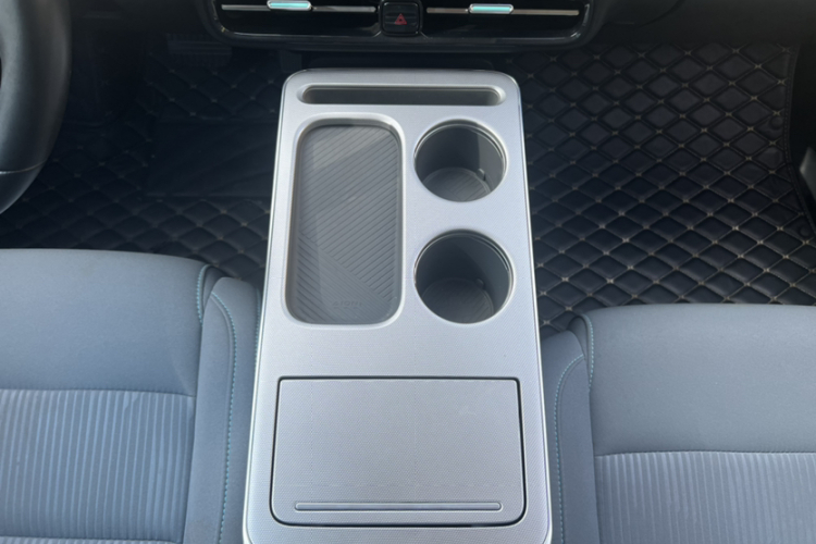 埃安 AION Y 2023款 Plus 510 乐享版局部细节9006