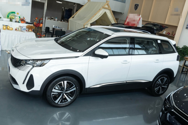 标致5008 2025款 豪华版车身外观6004