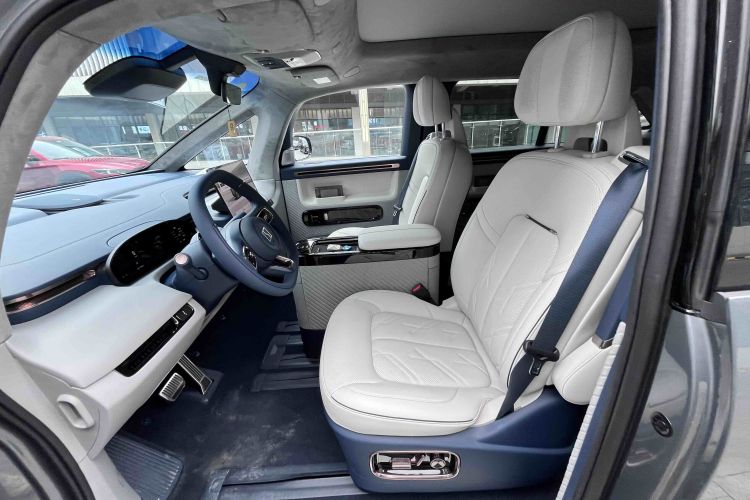 极氪MIX 2025款 长续航智驾版中控内饰7001