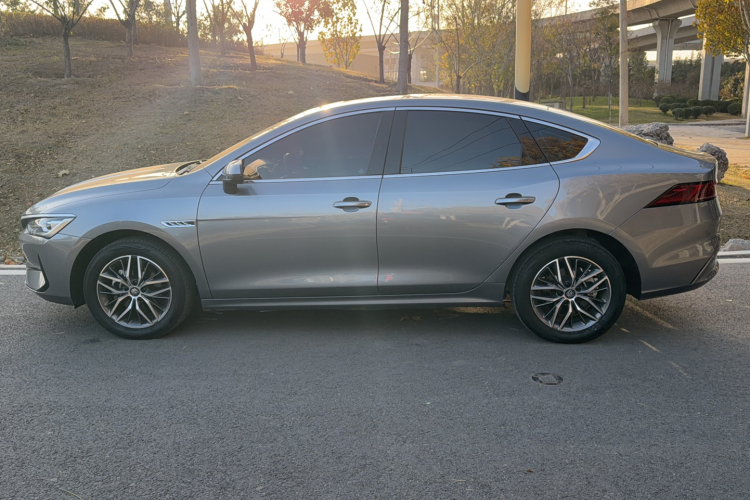 比亚迪 秦PLUS 2023款 冠军版 EV 420KM超越型车身外观6007