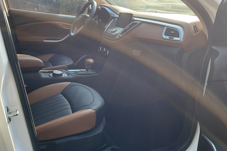 东南DX7 2015款 1.5T 自动豪华型局部细节41