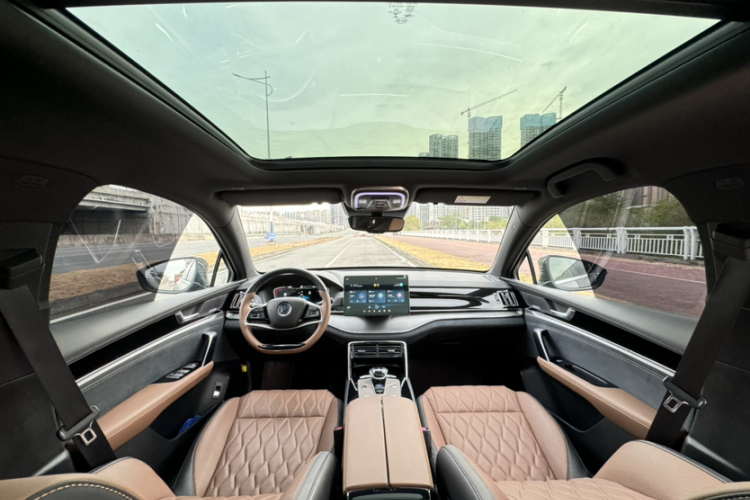 比亚迪 唐新能源 2021款 DM-i 112KM 尊贵型局部细节9002