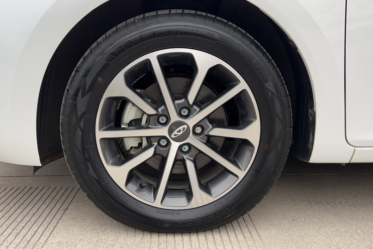 奇瑞 艾瑞泽5 2021款 PRO 1.5L CVT青春版车身外观6002