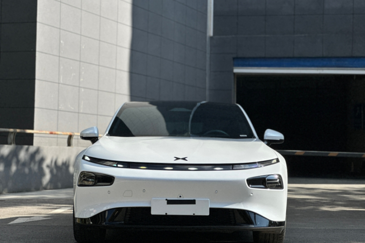 小鹏P7 2024款 P7i 550 Pro车身外观6005