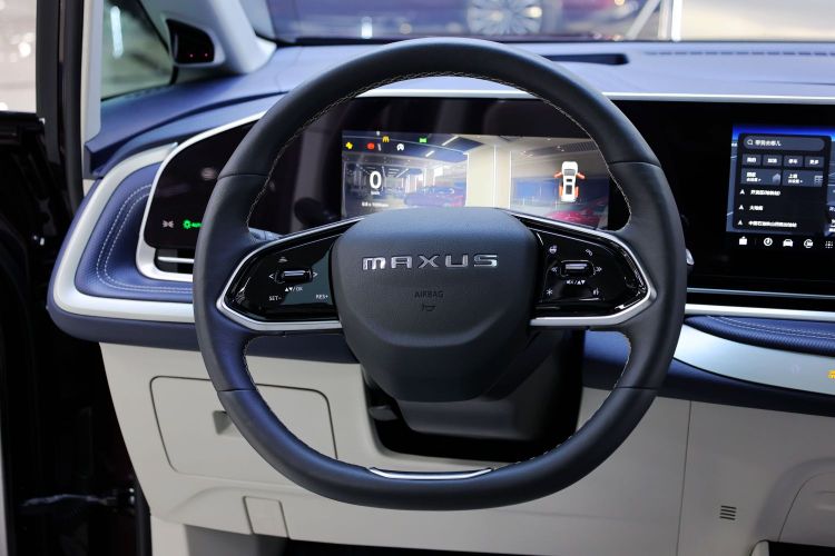 上汽大通MAXUS 大通G90 2022款 2.0T 星际七座版局部细节13